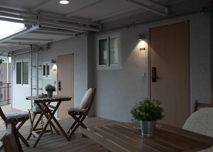 Dalstair Jongno Hotel 3*