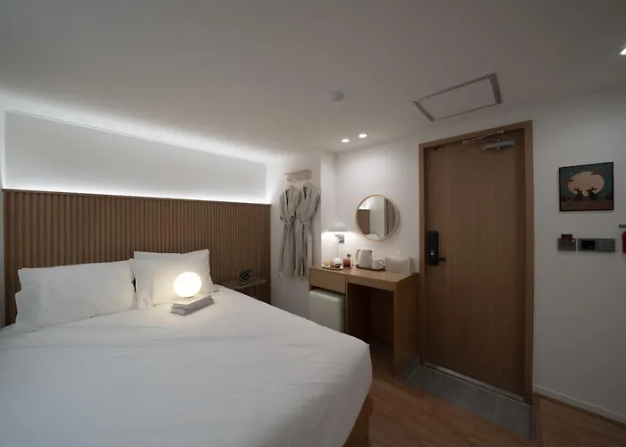 Dalstair Jongno Hotel 3*