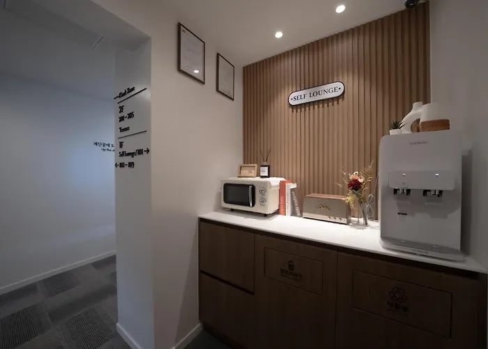 Dalstair Jongno Hotel 3*