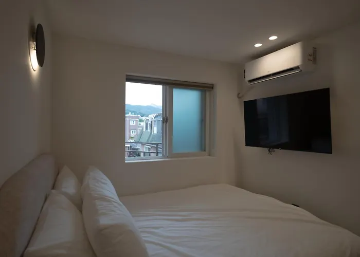 Dalstair Jongno Hotel 3*